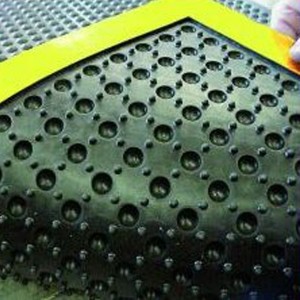 Tapis anti-fatigue autoplombant MBY83 - 01